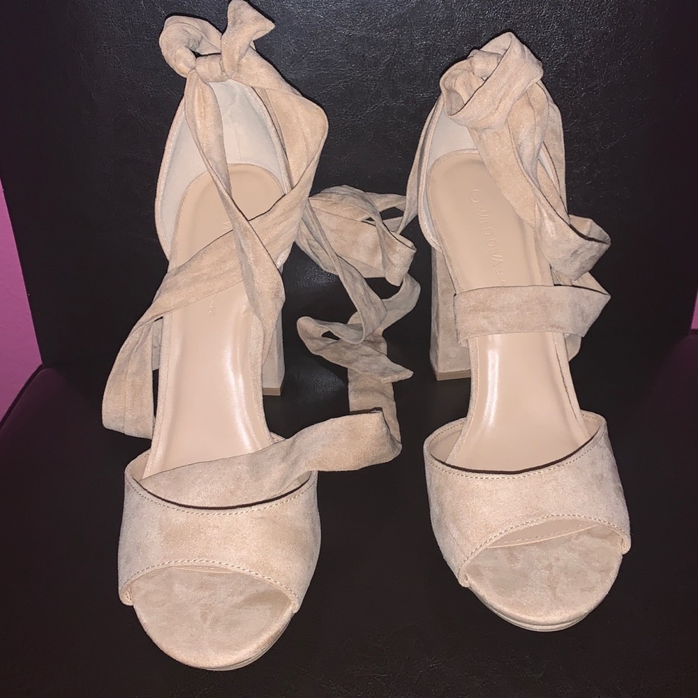 TIE UP TAN HEELS!!!